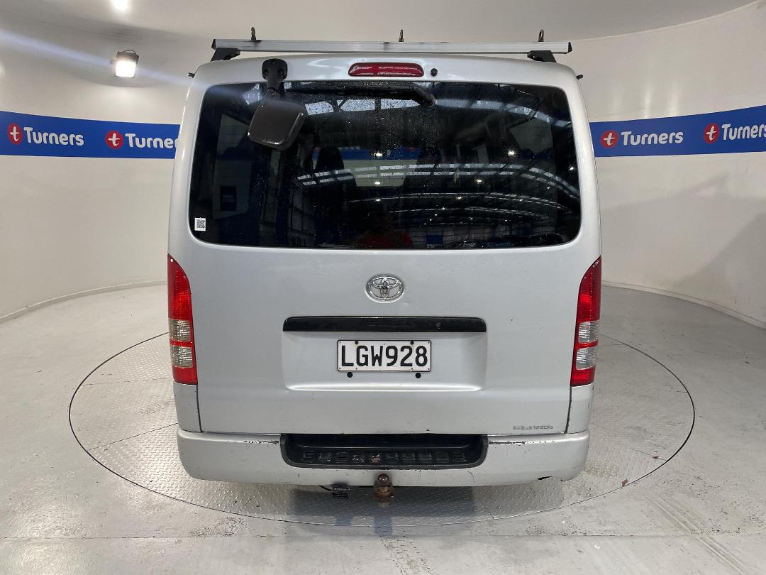 Photo '6' of Toyota Hiace