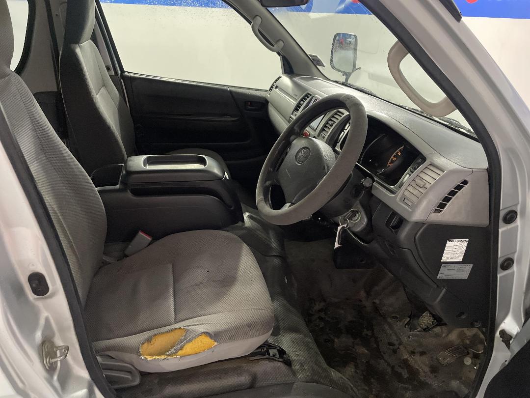 Photo '16' of Toyota Hiace