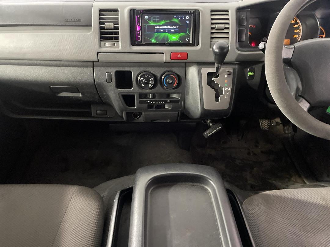 Photo '18' of Toyota Hiace