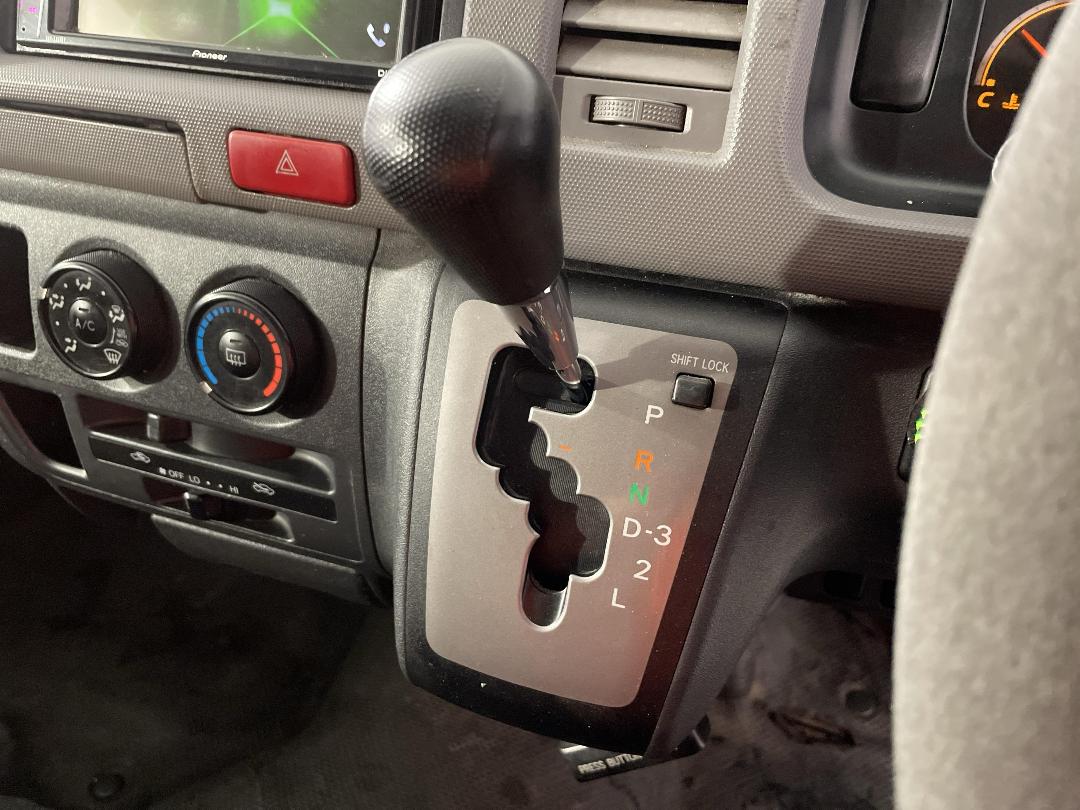 Photo '27' of Toyota Hiace