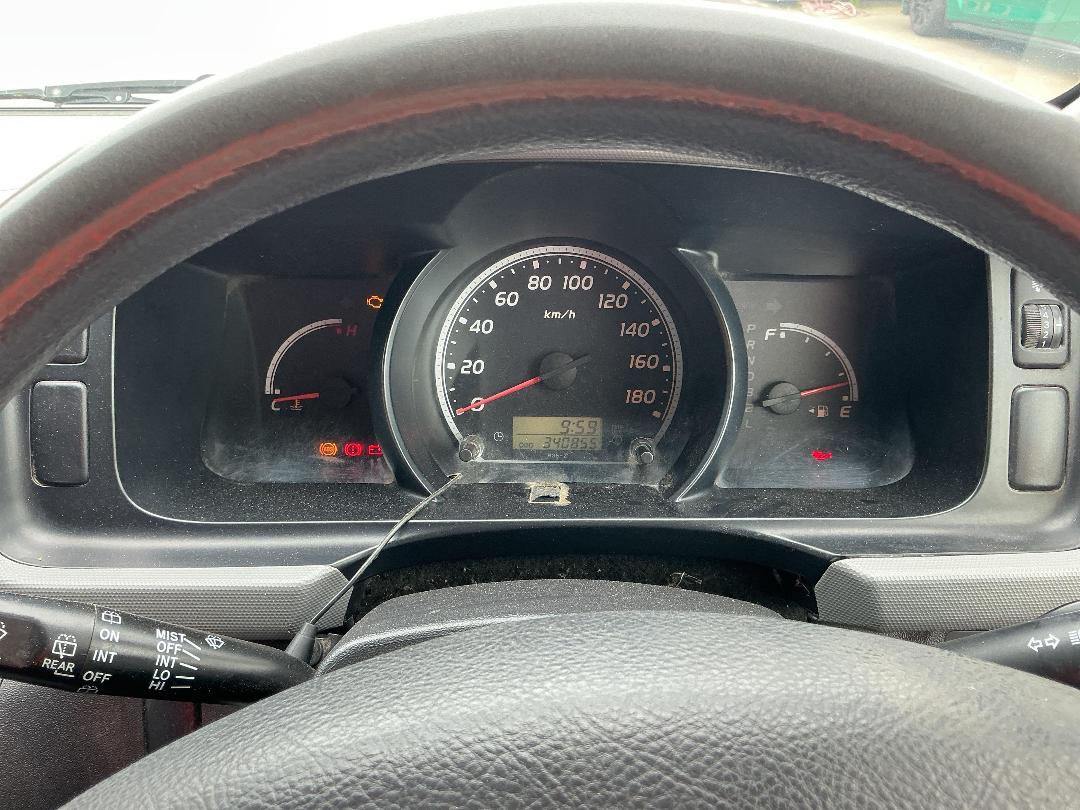 Photo '10' of Toyota Hiace