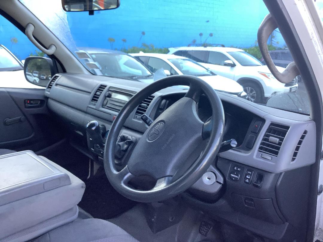 Photo '9' of Toyota Hiace Photo '9' of Toyota Hiace