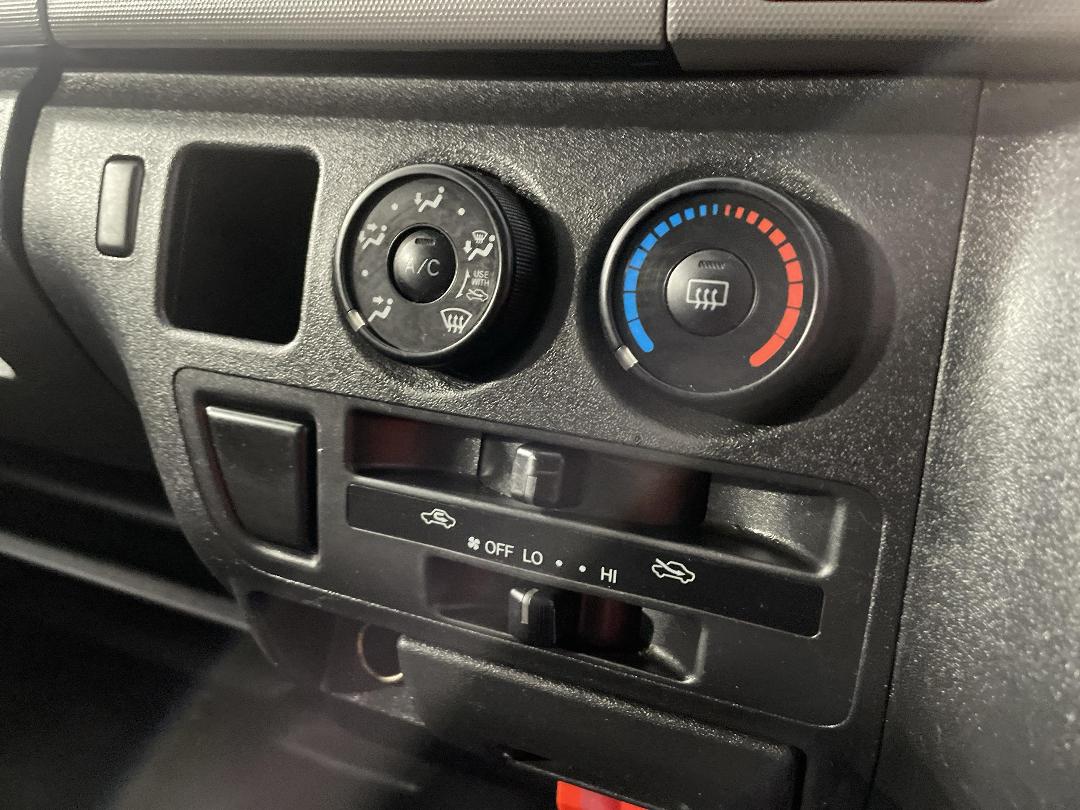 Photo '24' of Toyota Hiace Tdzx