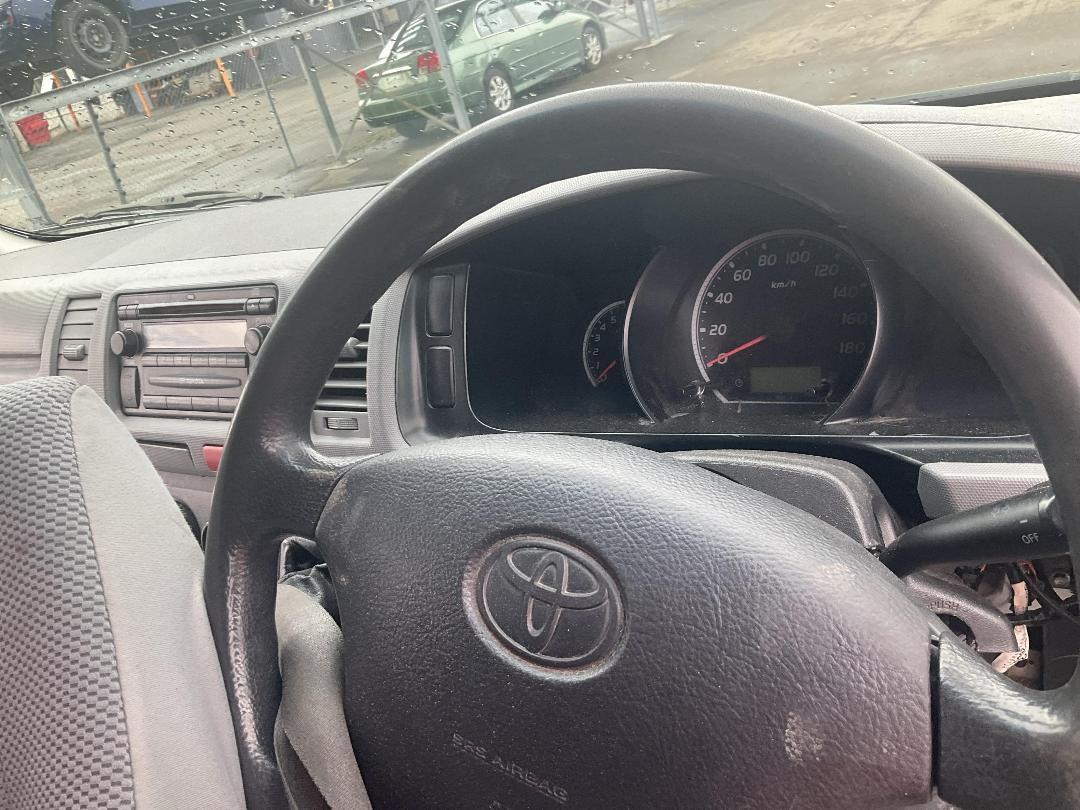 Photo '15' of Toyota Hiace ZL Photo '15' of Toyota Hiace ZL