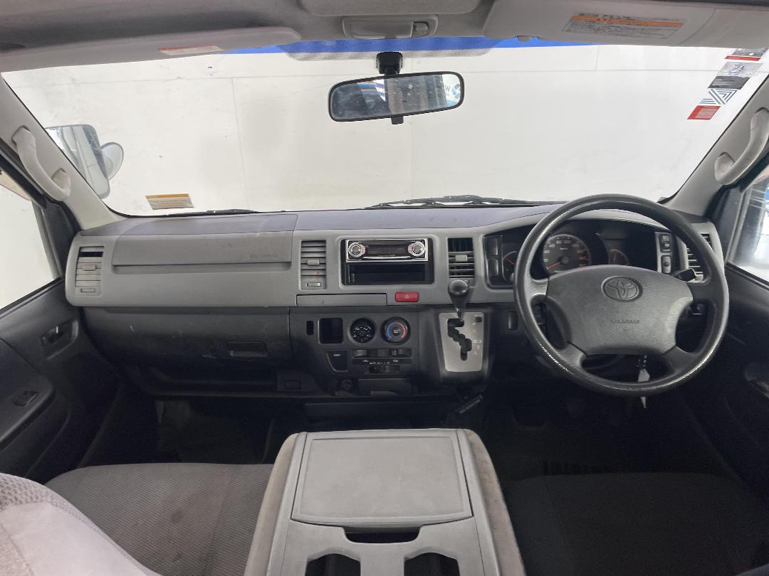 Photo '17' of Toyota Hiace Photo '17' of Toyota Hiace