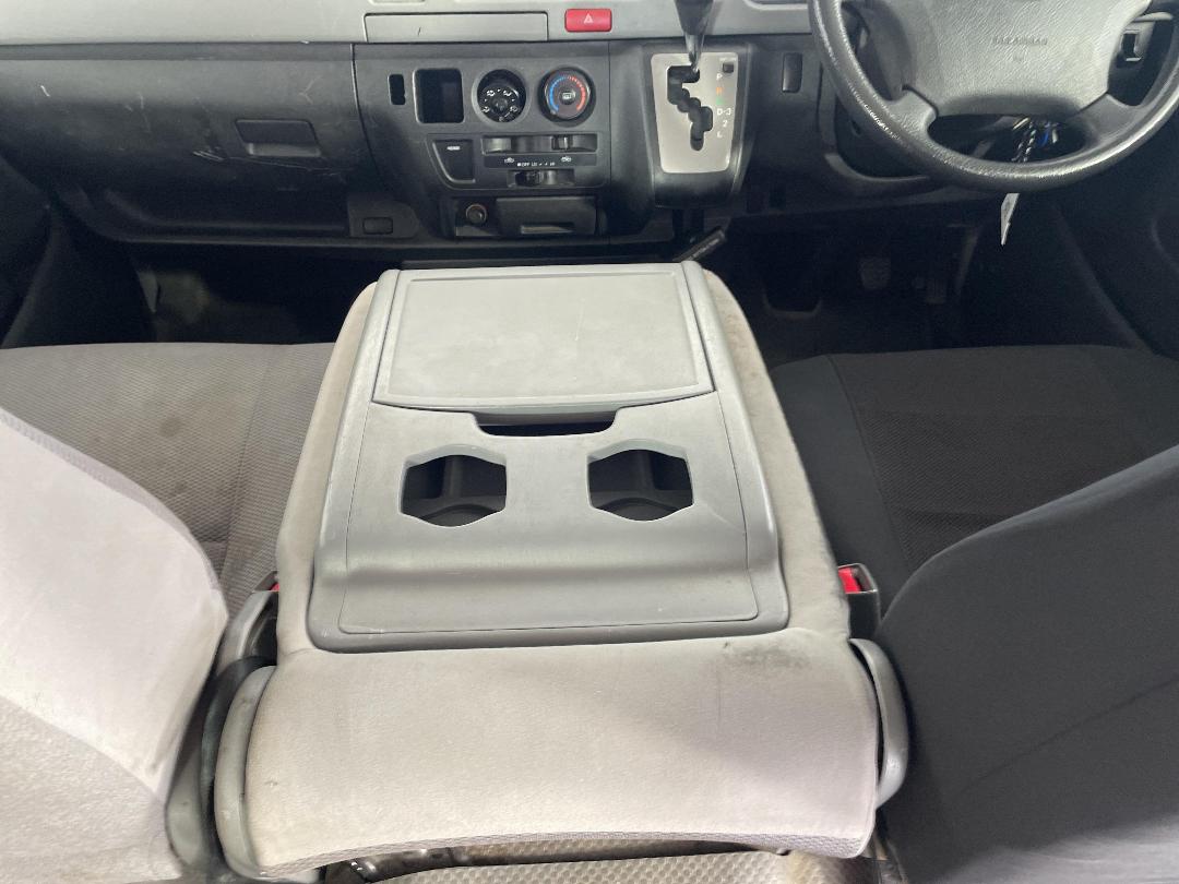 Photo '18' of Toyota Hiace Photo '18' of Toyota Hiace