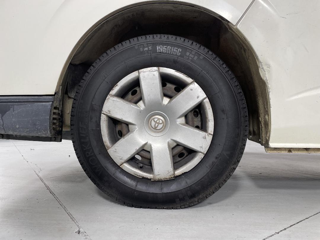 Photo '10' of Toyota Hiace