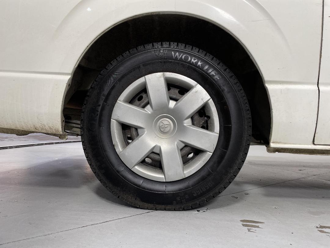 Photo '12' of Toyota Hiace