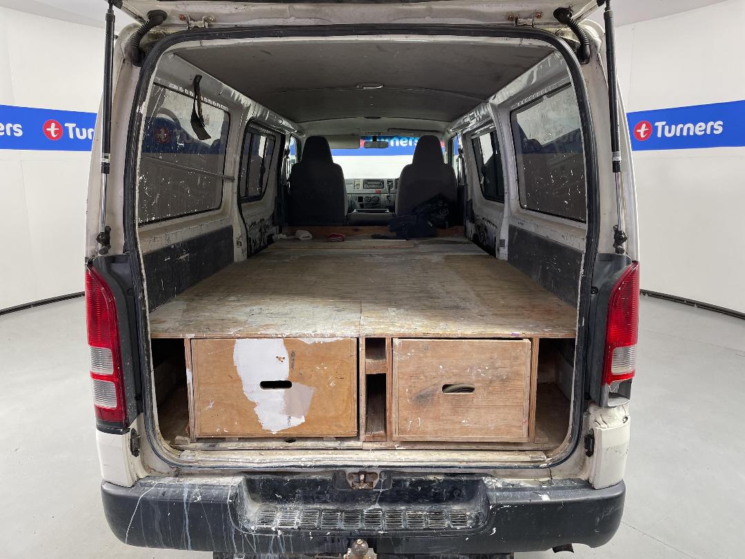 Photo '14' of Toyota Hiace