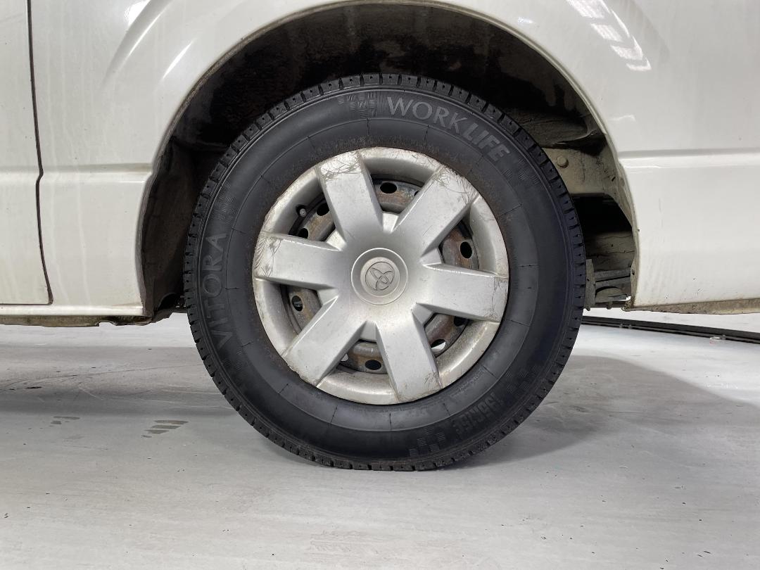 Photo '11' of Toyota Hiace