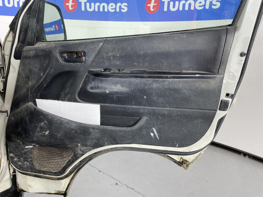 Photo '15' of Toyota Hiace