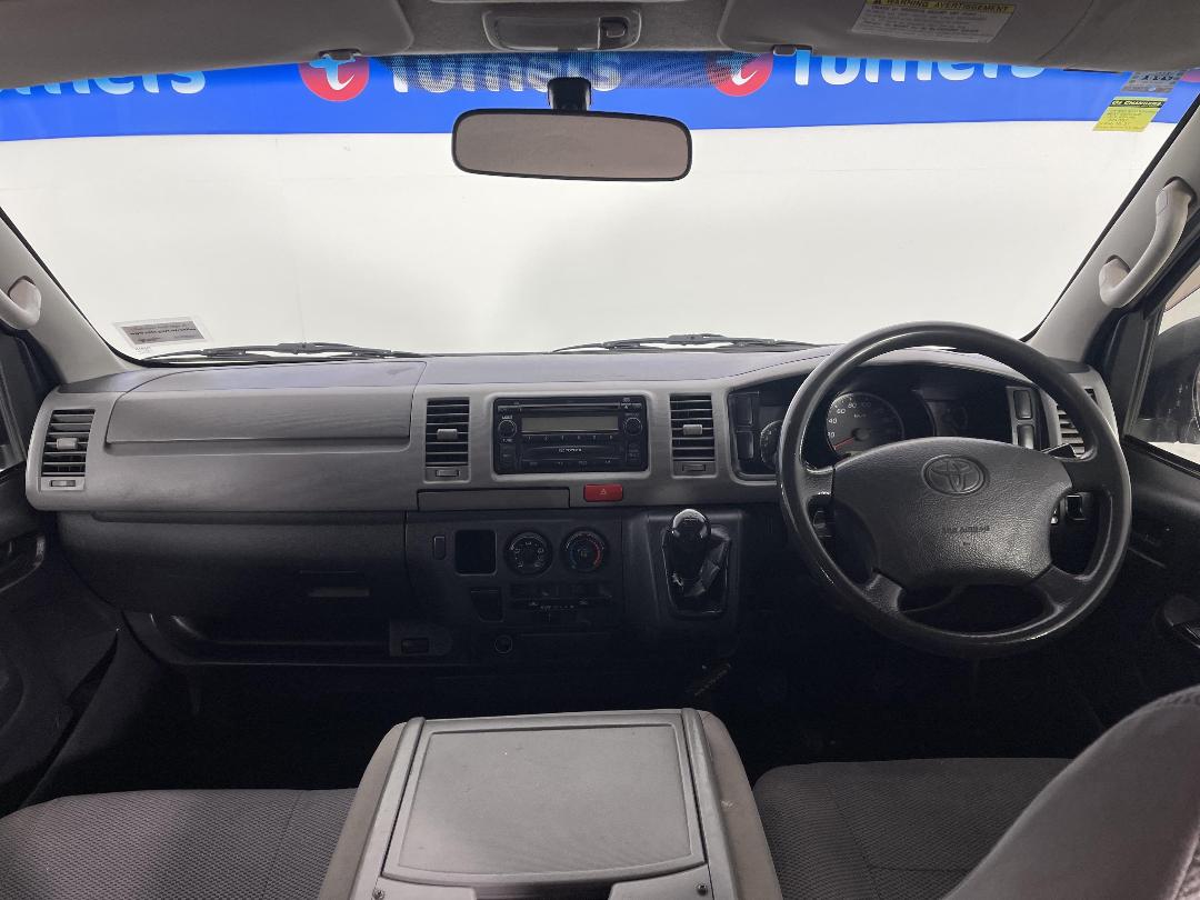 Photo '17' of Toyota Hiace Photo '17' of Toyota Hiace