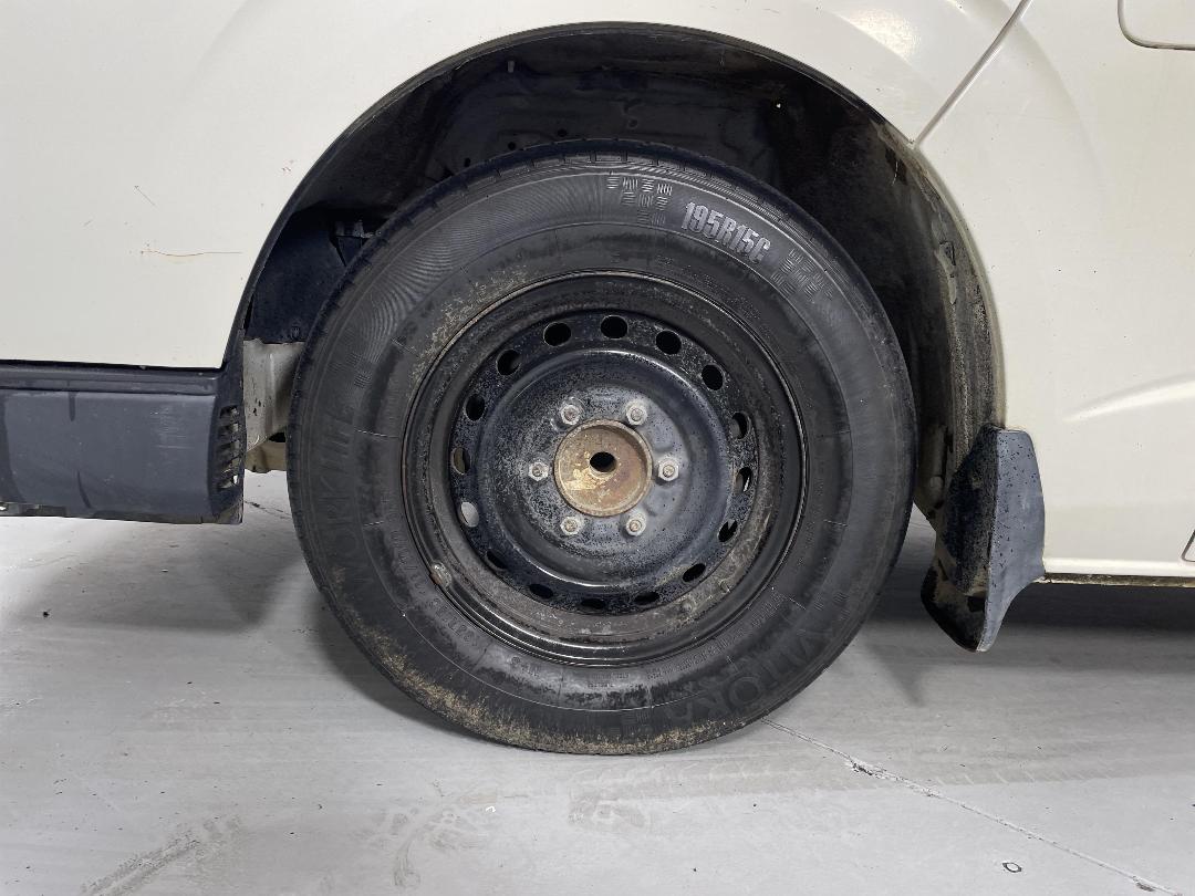 Photo '10' of Toyota Hiace