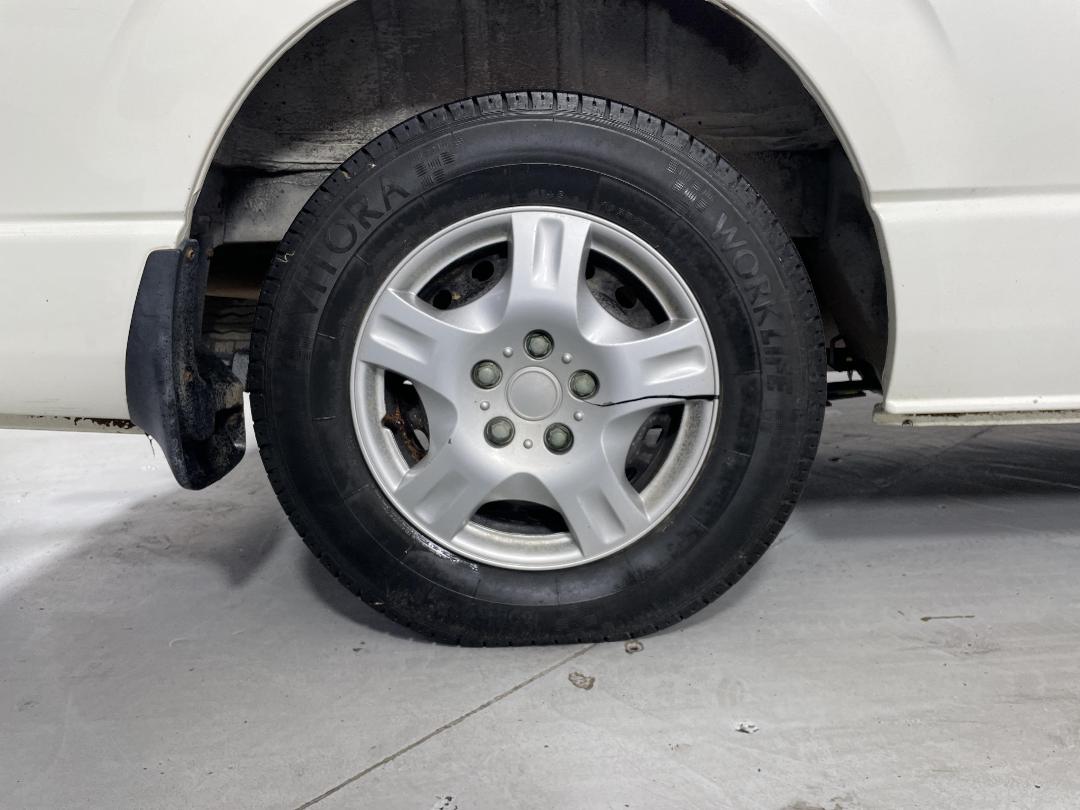 Photo '12' of Toyota Hiace