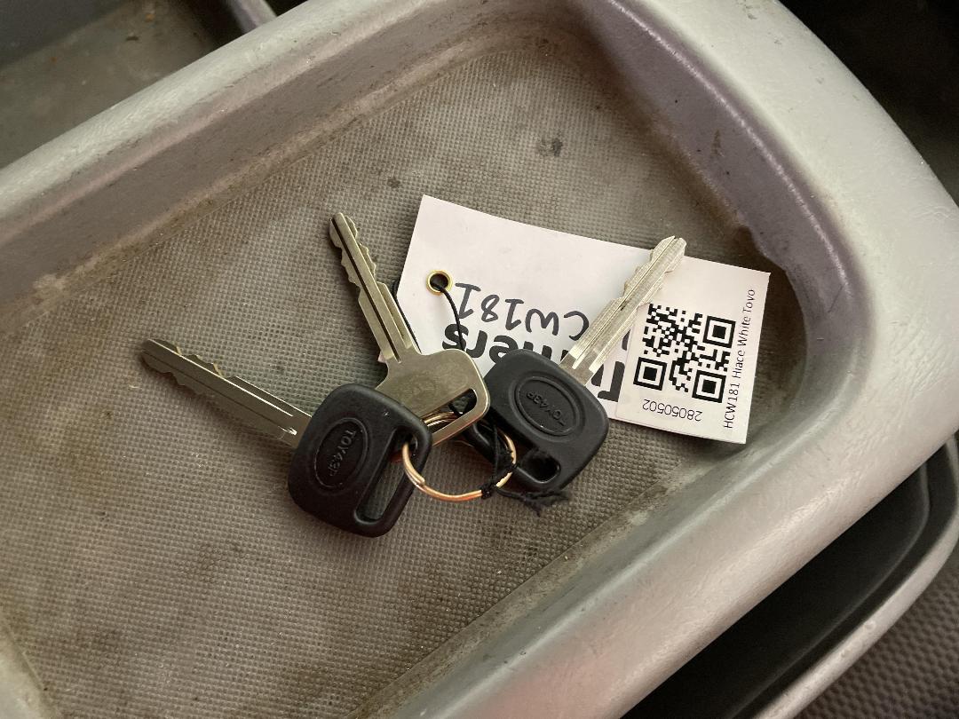 Photo '21' of Toyota Hiace