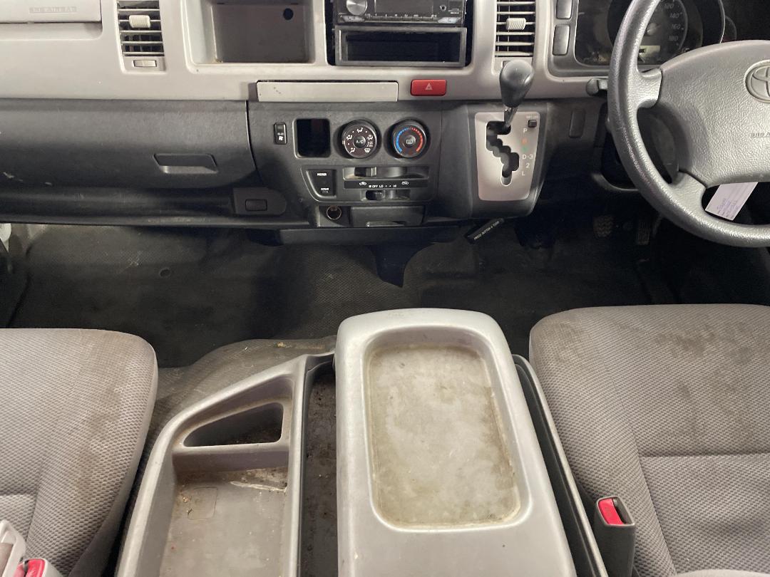 Photo '18' of Toyota Hiace