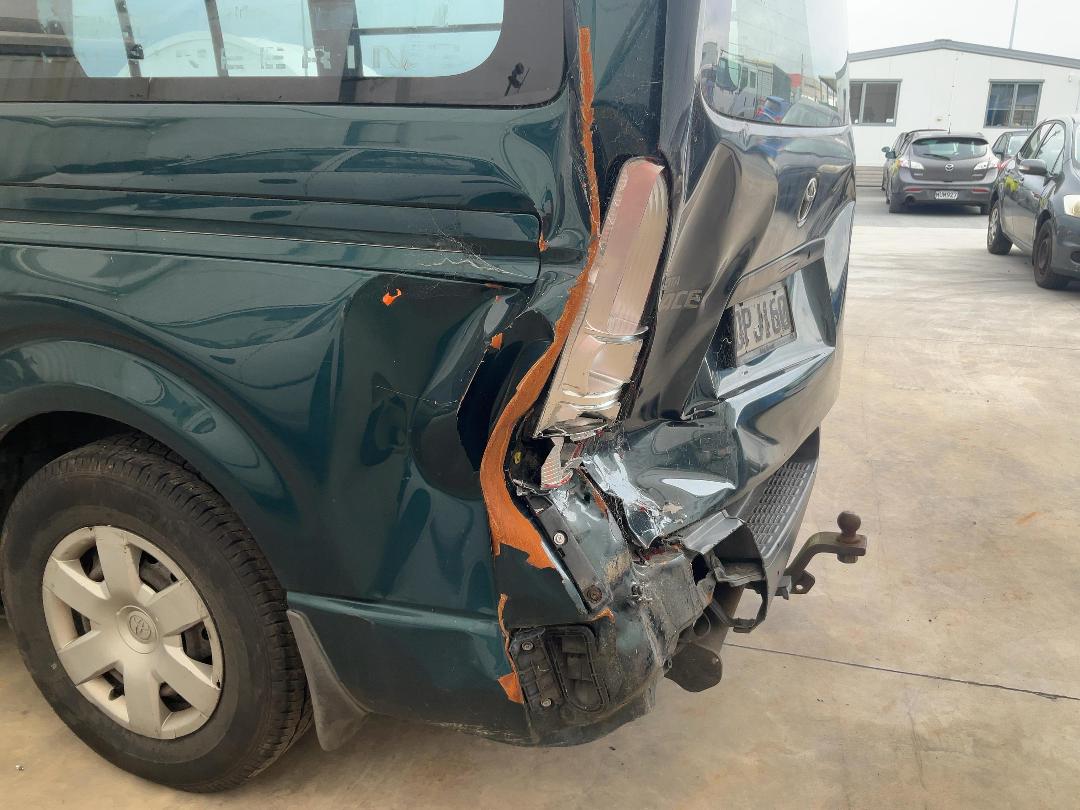 Photo '16' of Toyota Hiace ZL