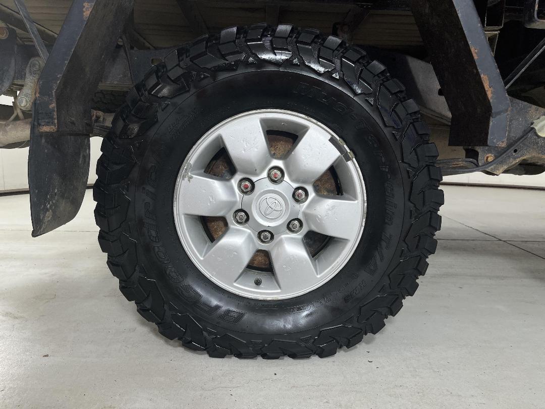 Photo '12' of Toyota Hilux