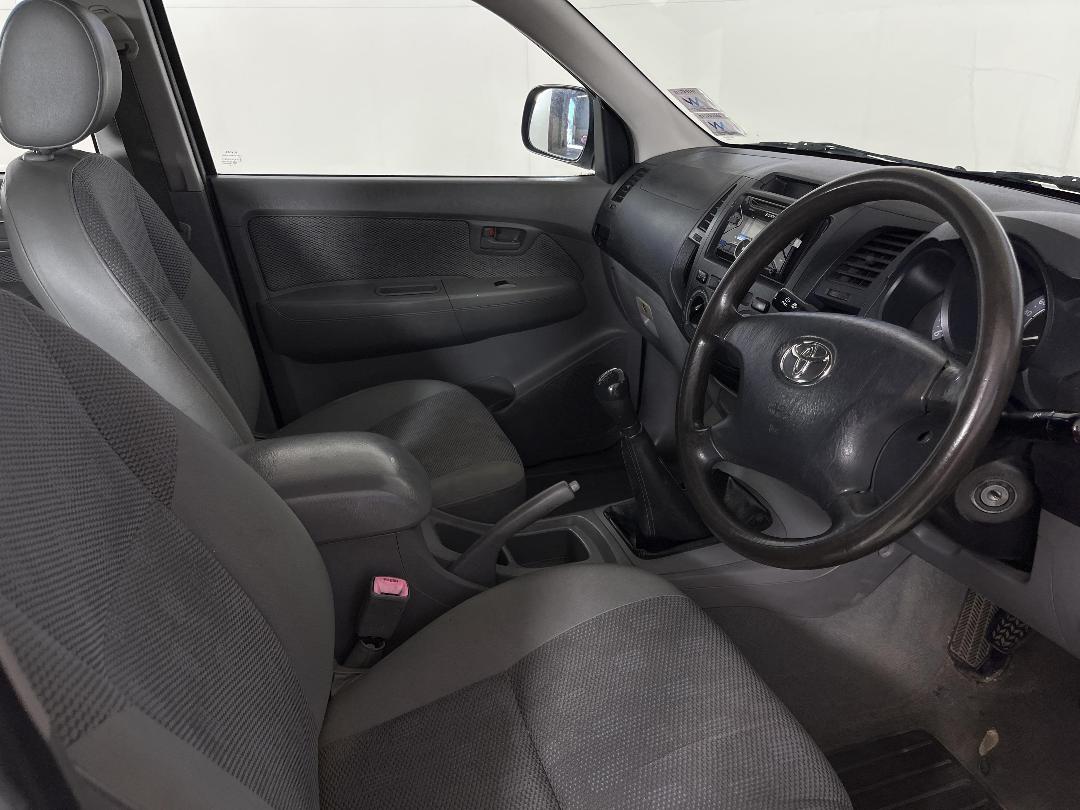 Photo '16' of Toyota Hilux