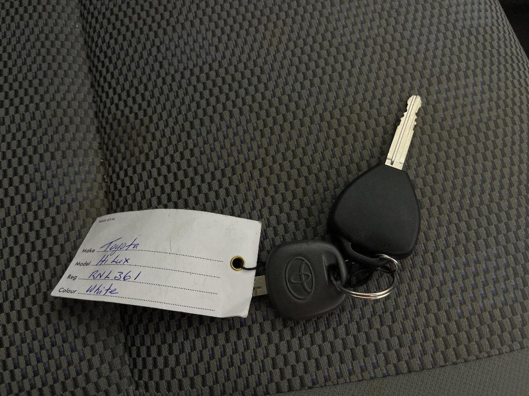 Photo '22' of Toyota Hilux