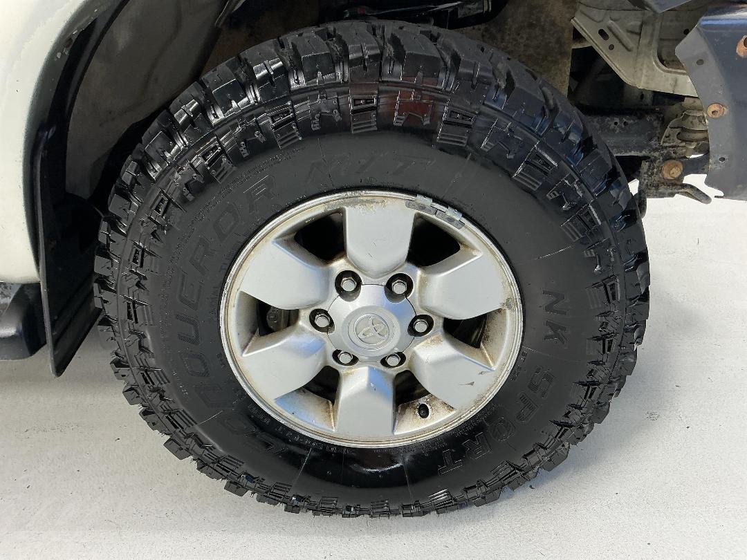 Photo '9' of Toyota Hilux