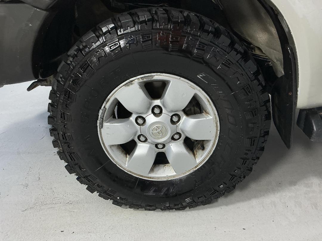 Photo '10' of Toyota Hilux