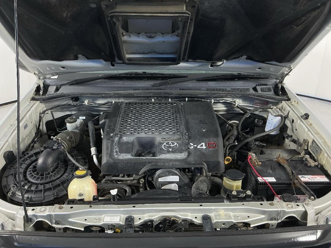 Photo '13' of Toyota Hilux