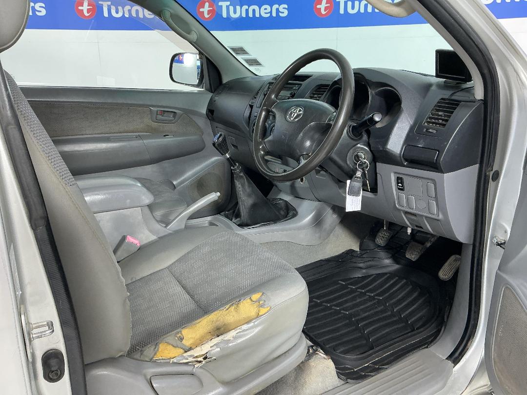 Photo '16' of Toyota Hilux