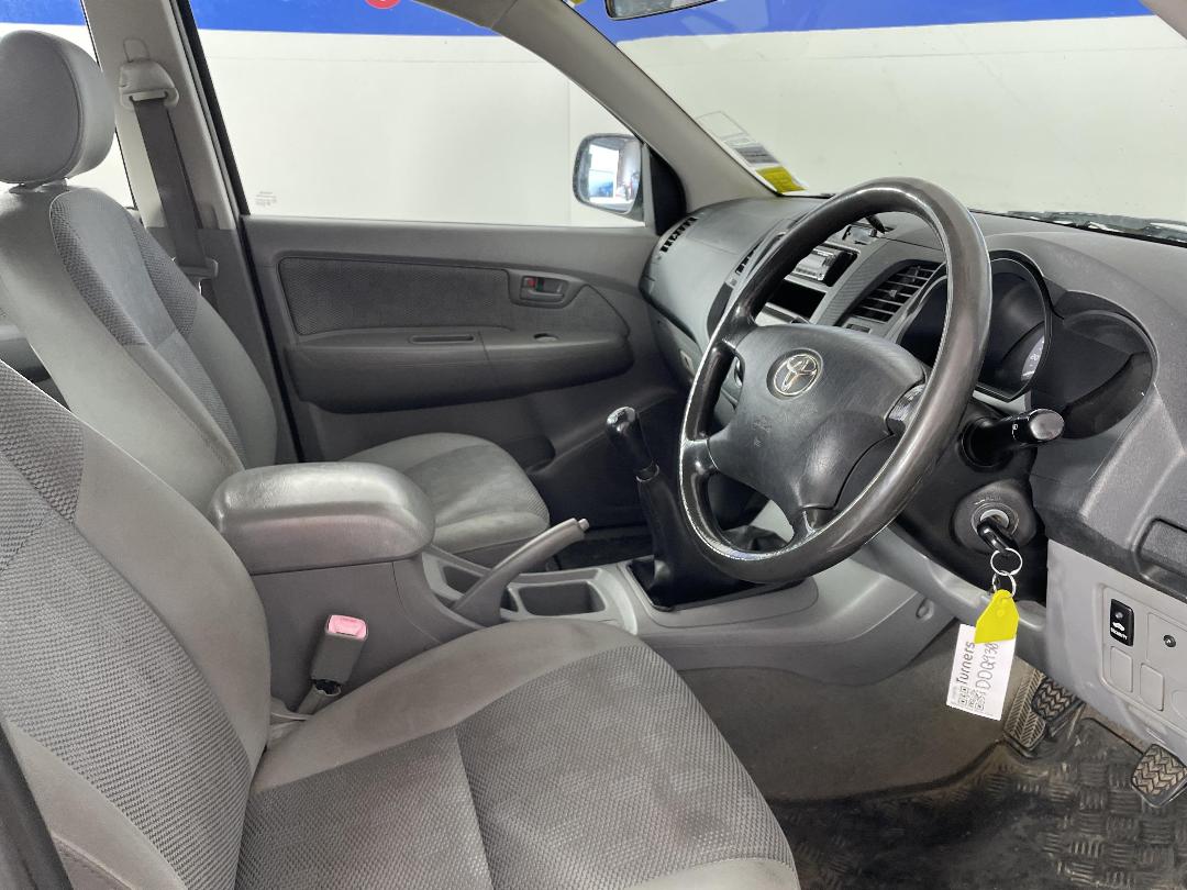 Photo '16' of Toyota Hilux Photo '16' of Toyota Hilux