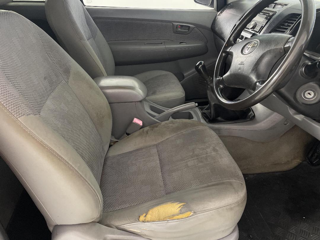 Photo '16' of Toyota Hilux