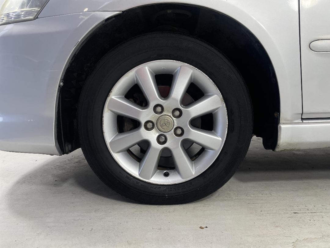 Photo '5' of Toyota Ipsum