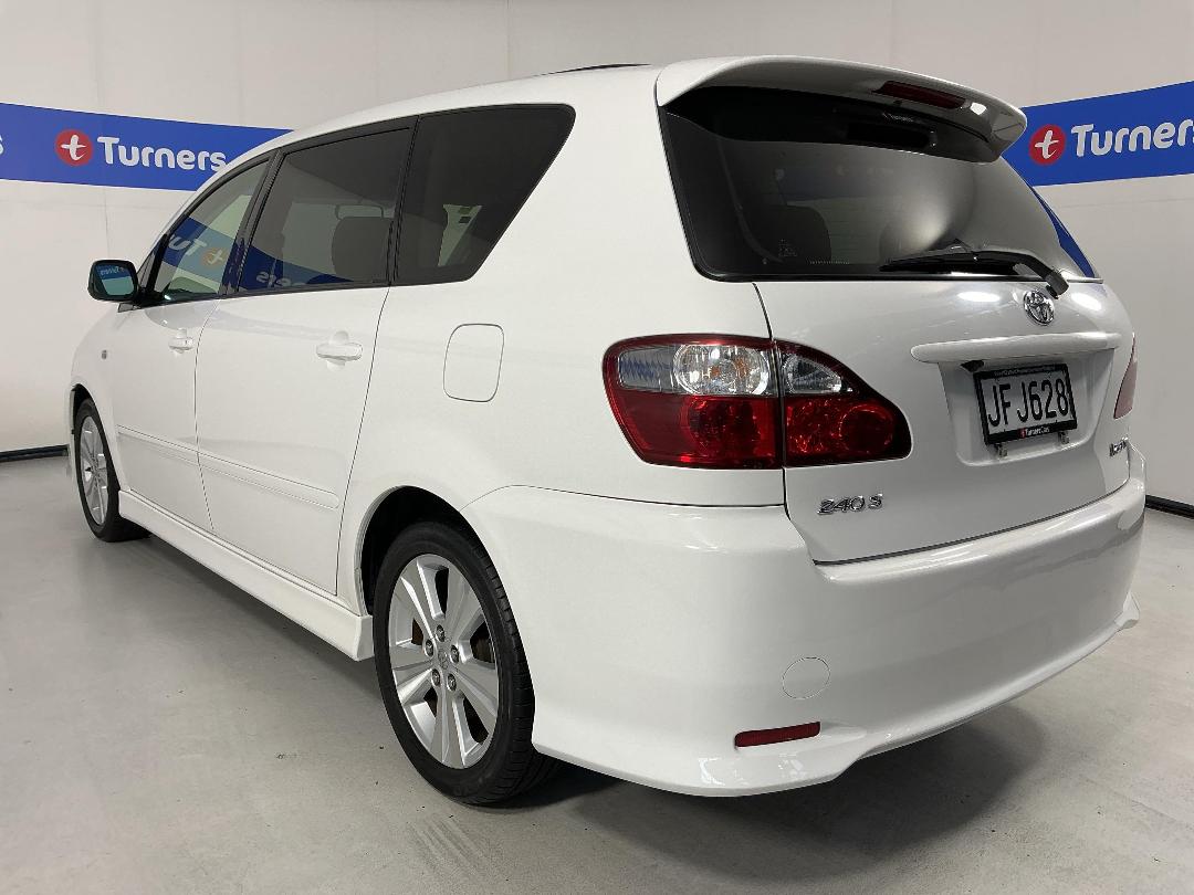Photo '5' of Toyota Ipsum