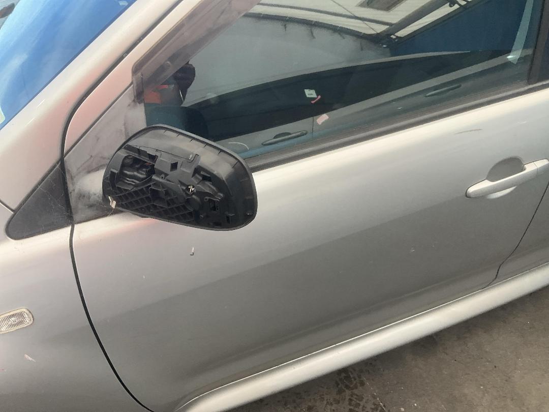 Photo '8' of Toyota IST Photo '8' of Toyota IST