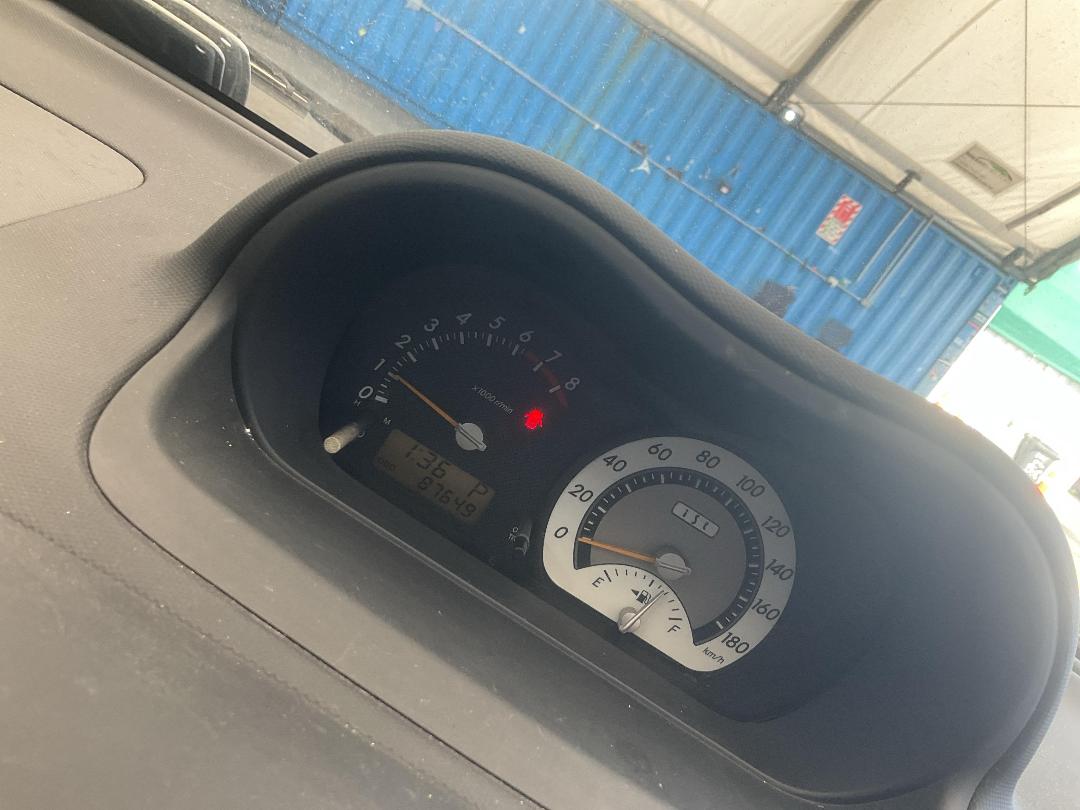 Photo '16' of Toyota IST Photo '16' of Toyota IST