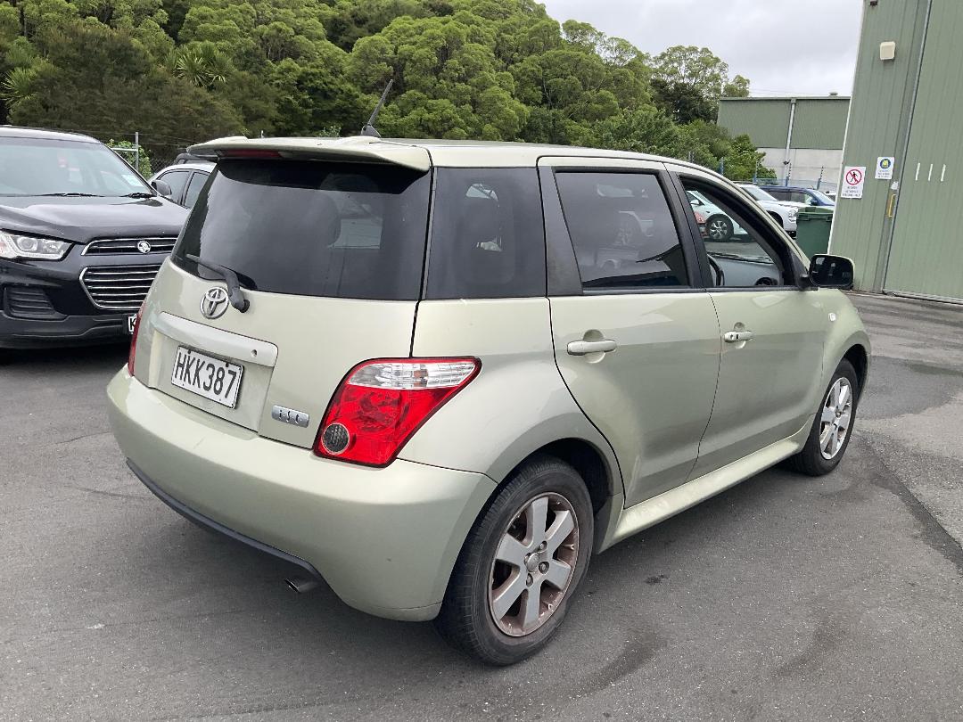 Photo '4' of Toyota IST Photo '4' of Toyota IST