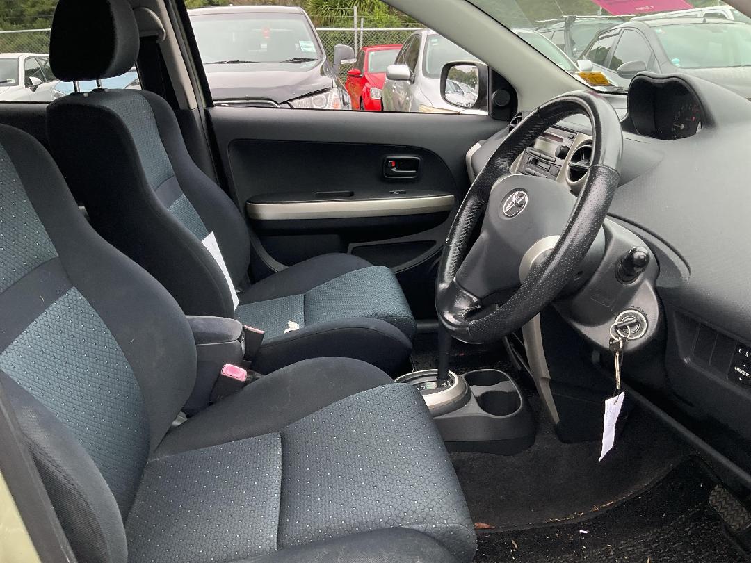 Photo '6' of Toyota IST Photo '6' of Toyota IST