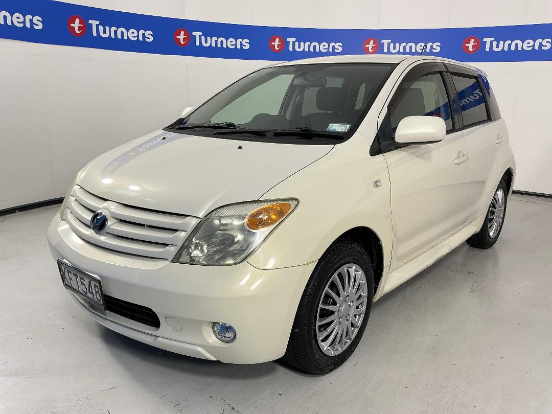 Photo '4' of Toyota IST Photo '4' of Toyota IST