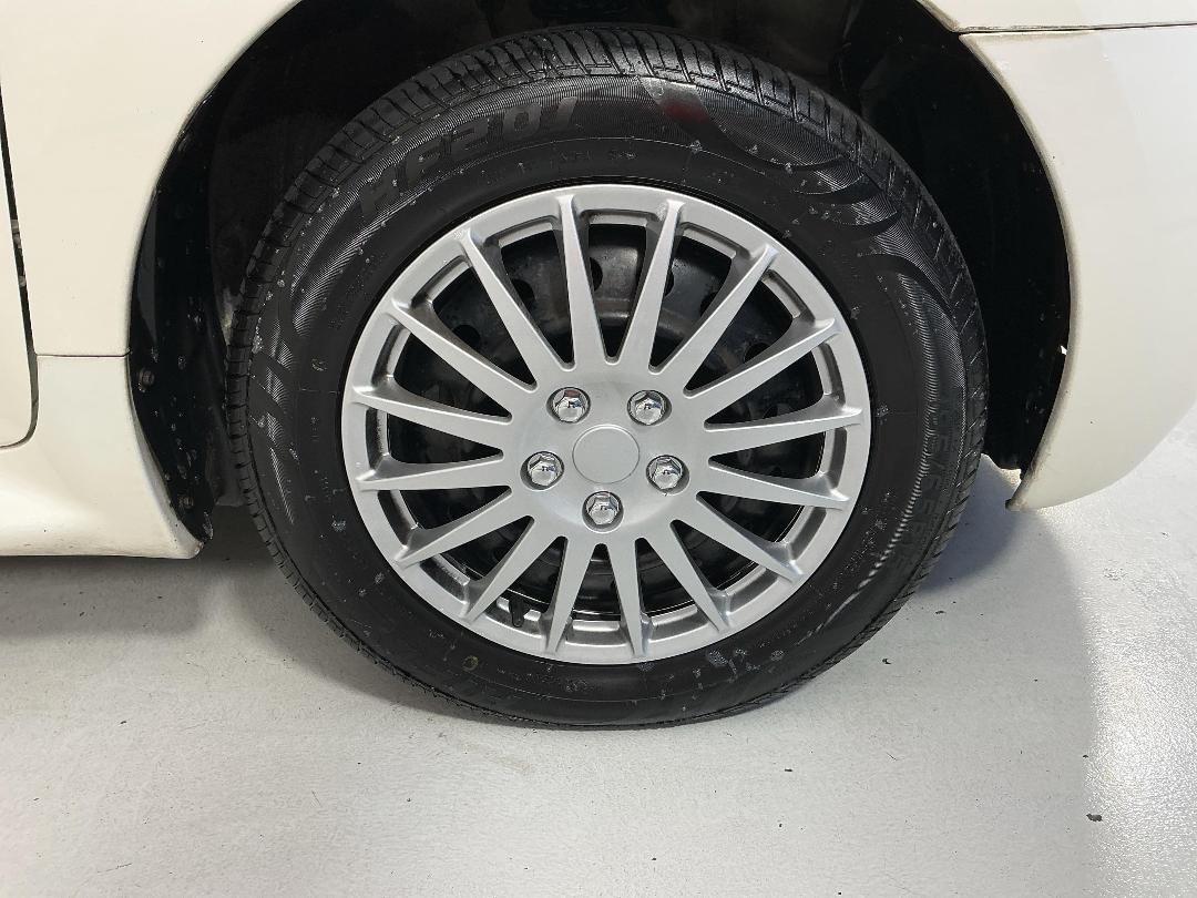 Photo '9' of Toyota IST Photo '9' of Toyota IST