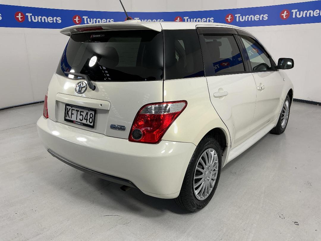 Photo '7' of Toyota IST Photo '7' of Toyota IST