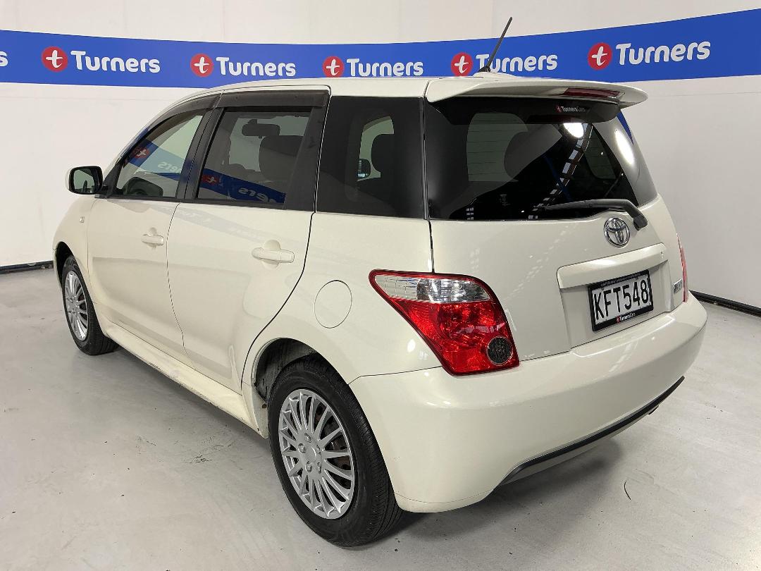 Photo '5' of Toyota IST Photo '5' of Toyota IST