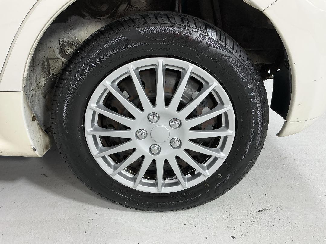 Photo '11' of Toyota IST Photo '11' of Toyota IST