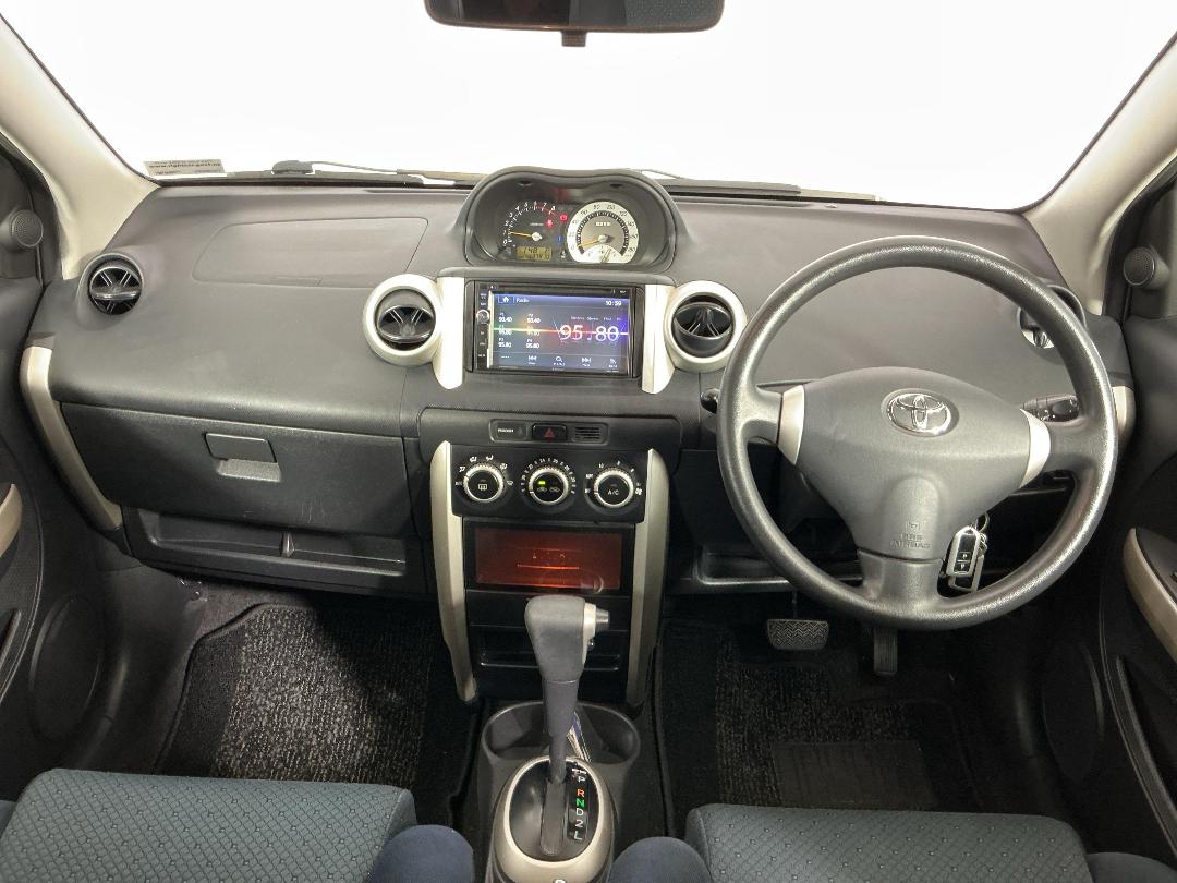 Photo '17' of Toyota IST Photo '17' of Toyota IST