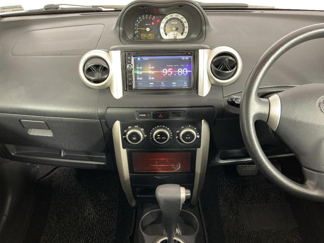 Photo '18' of Toyota IST Photo '18' of Toyota IST