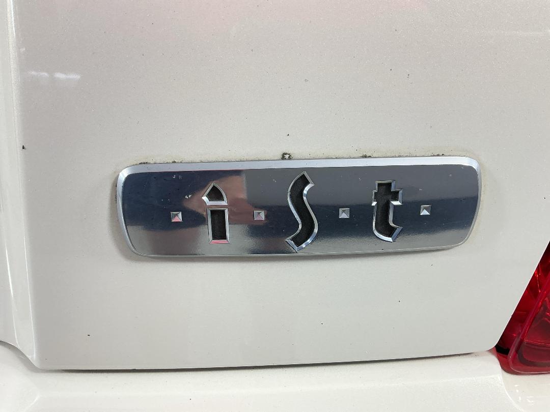 Photo '27' of Toyota IST Photo '27' of Toyota IST