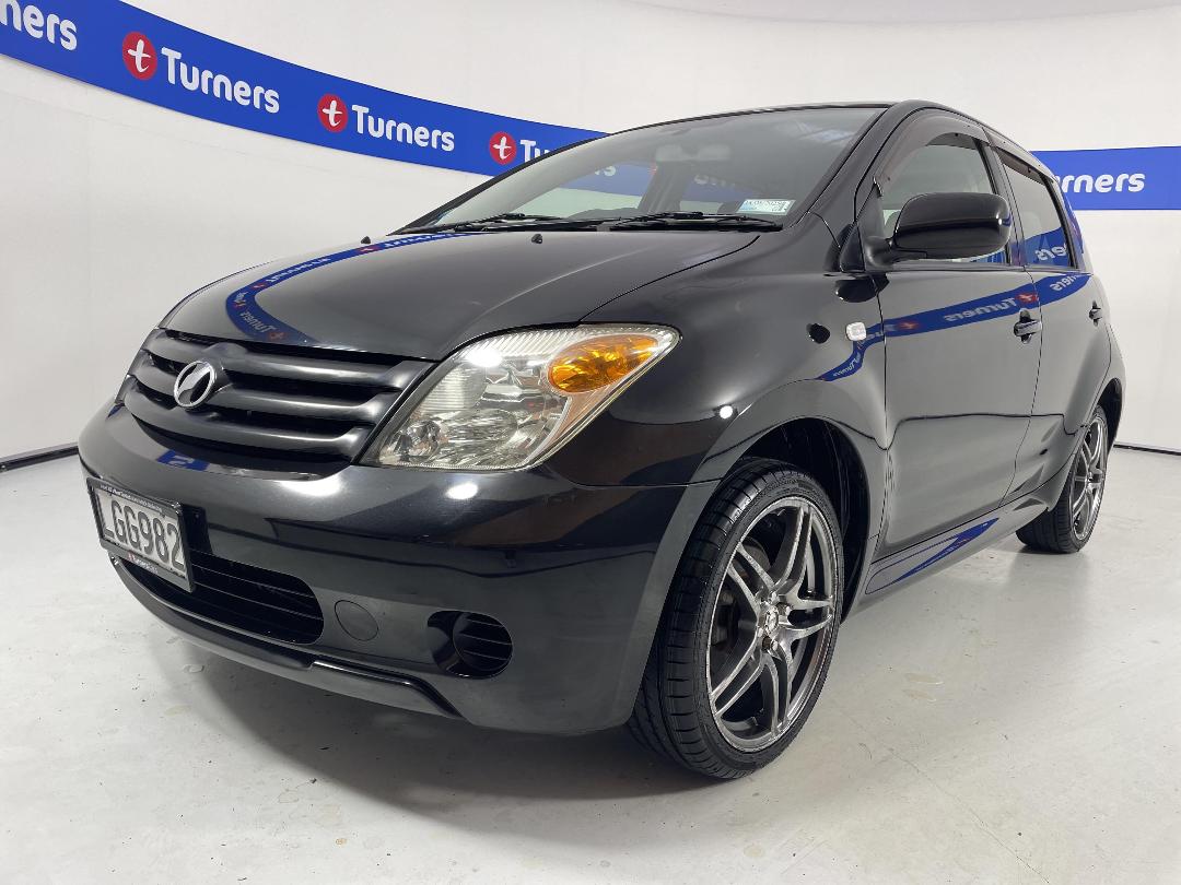 Photo '4' of Toyota IST