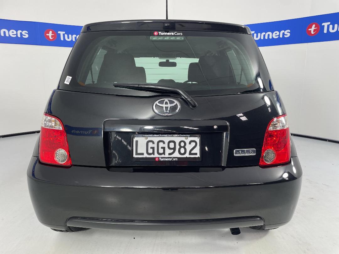 Photo '6' of Toyota IST