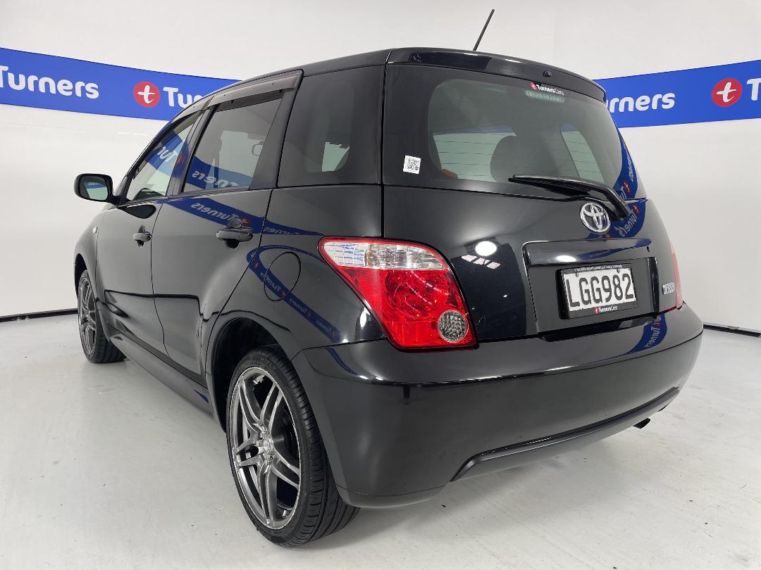 Photo '5' of Toyota IST