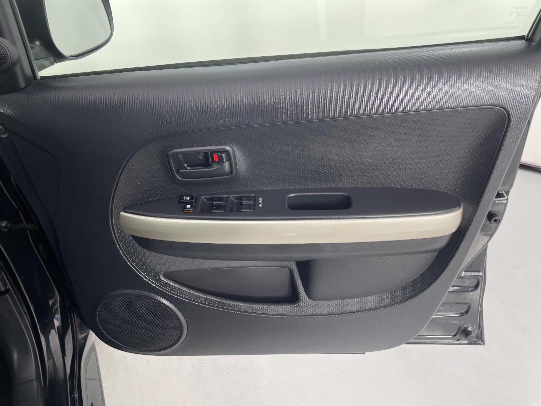 Photo '15' of Toyota IST