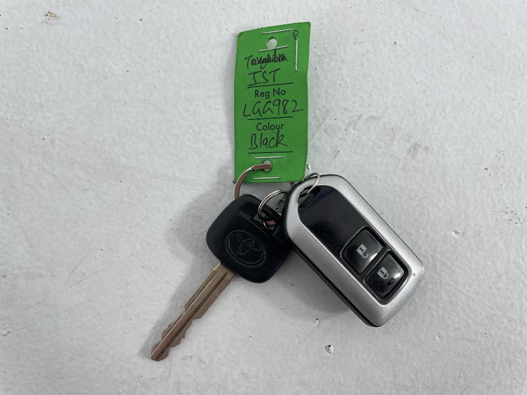 Photo '22' of Toyota IST