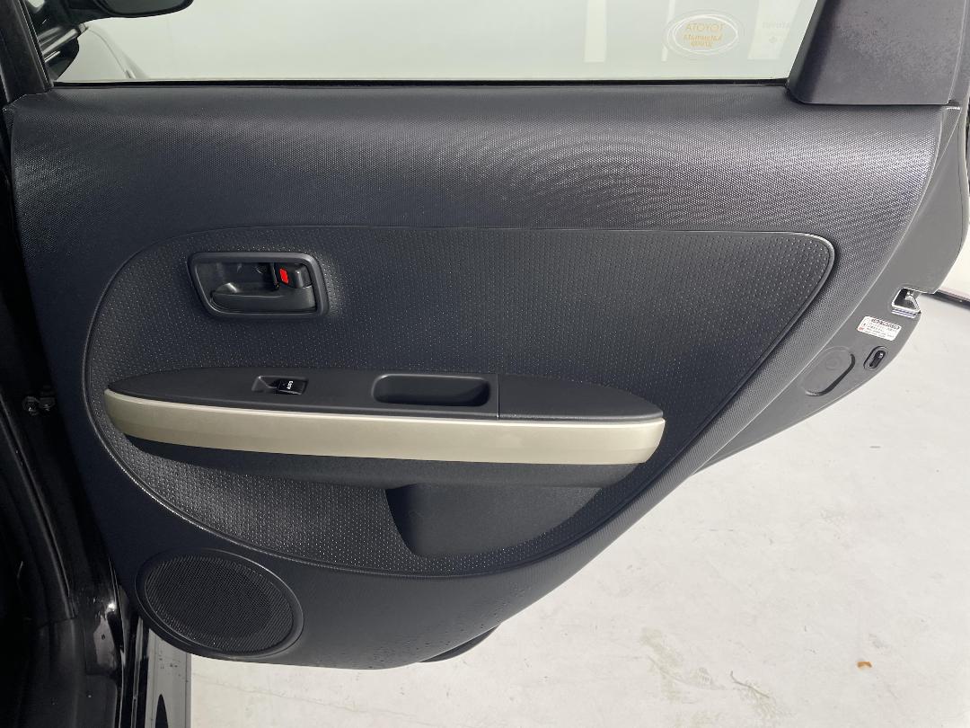 Photo '19' of Toyota IST